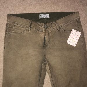 BRAND NEW Free People Olive Corduroy Pants